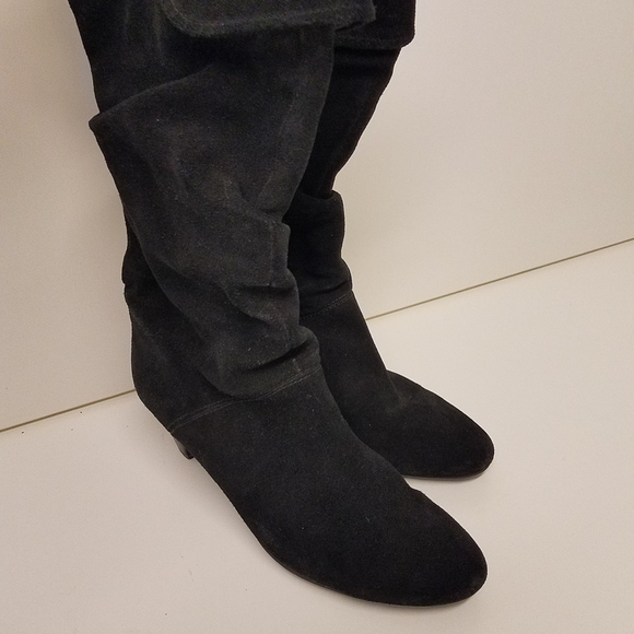 Women's Black Suede Knee Boots - Picture 10 of 12